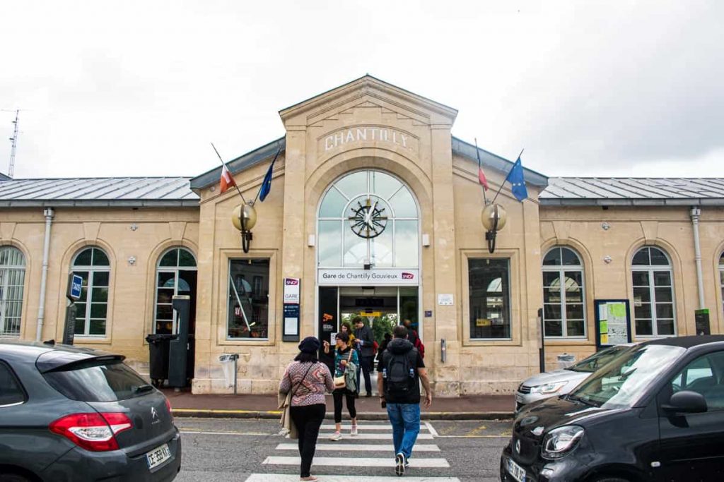 Estação de trem de Chantilly-Gouvieux, ponto de partida para o castelo (Foto: Fui Ser Viajante)