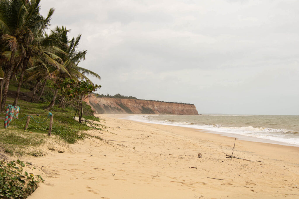 Falésias da Costa das Baleias em Prado. Foto: Fui Ser Viajante