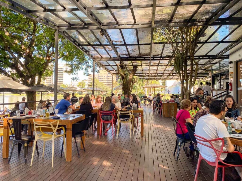 Restaurante Casa Branca Parque das Águas MG. Foto: Fui ser viajante
