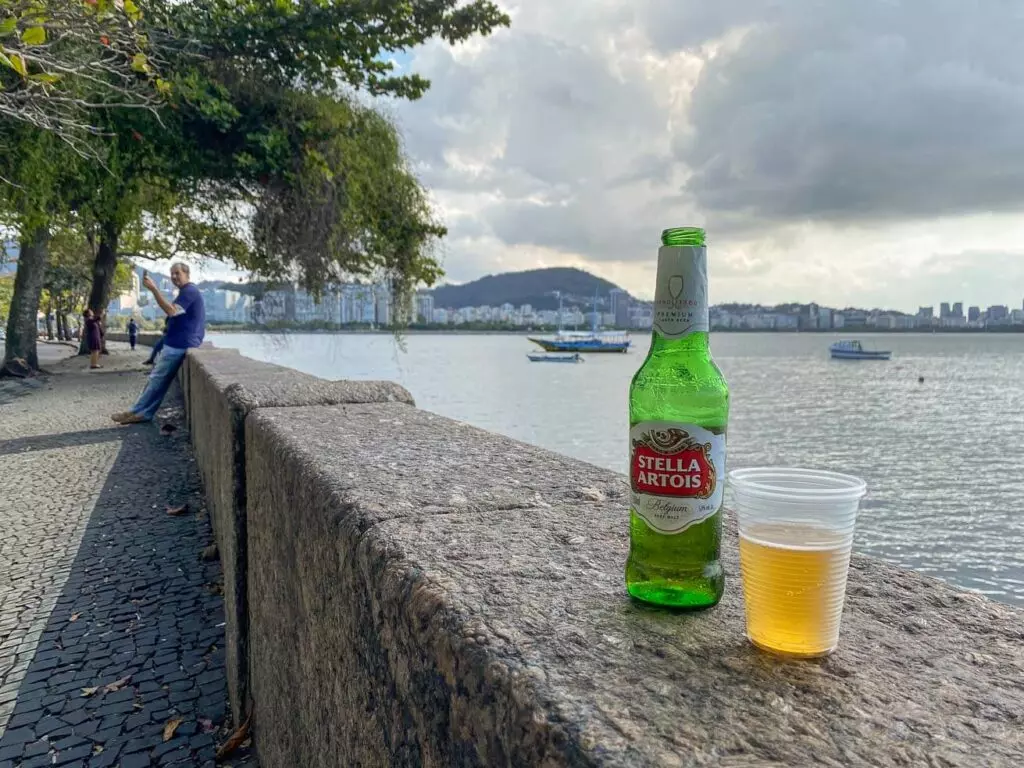 Vista para a Baía de Guanabara na Mureta da Urca ao entardecer. Foto: Fui ser viajante