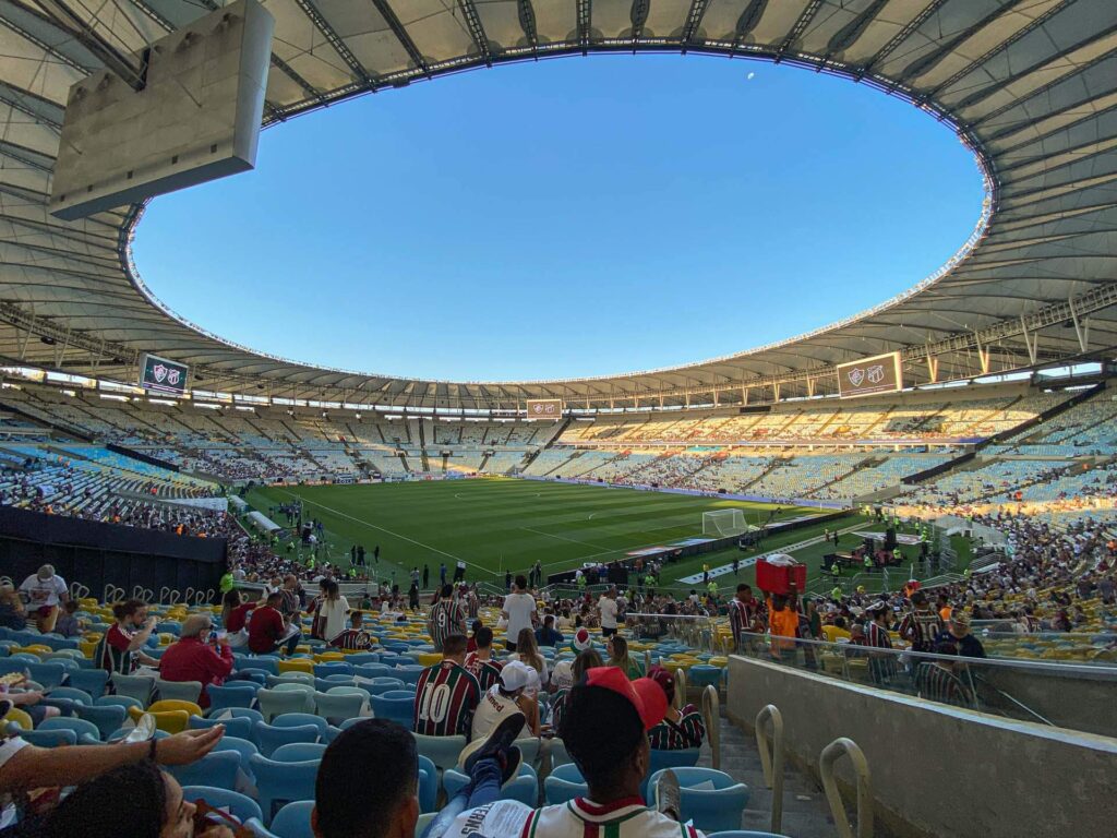 Dia de jogo no Maracanã, com o estádio cheio. Foto: Fui Ser Viajante