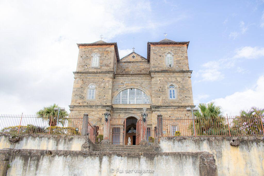 Igreja no povoado de São José das Três Ilhas, perto de Rio das Flores