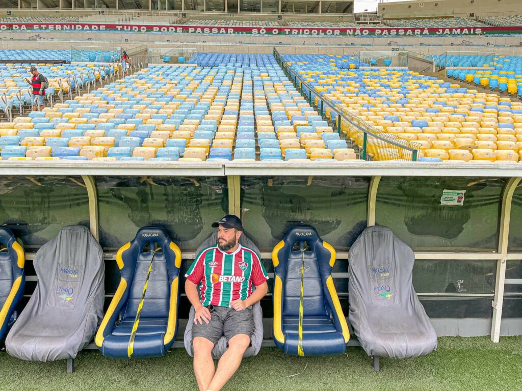Banco de reservas do Maracanã, aberto para fotos dos visitantes. Foto: Fui Ser Viajante