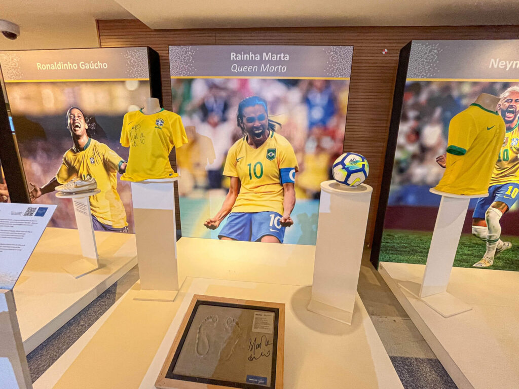 Itens da Rainha Marta no Museu do Maracanã