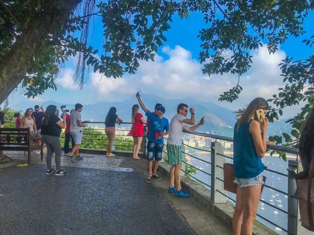 Grades de contenção com vista para a cidade. Foto: Fui ser viajante