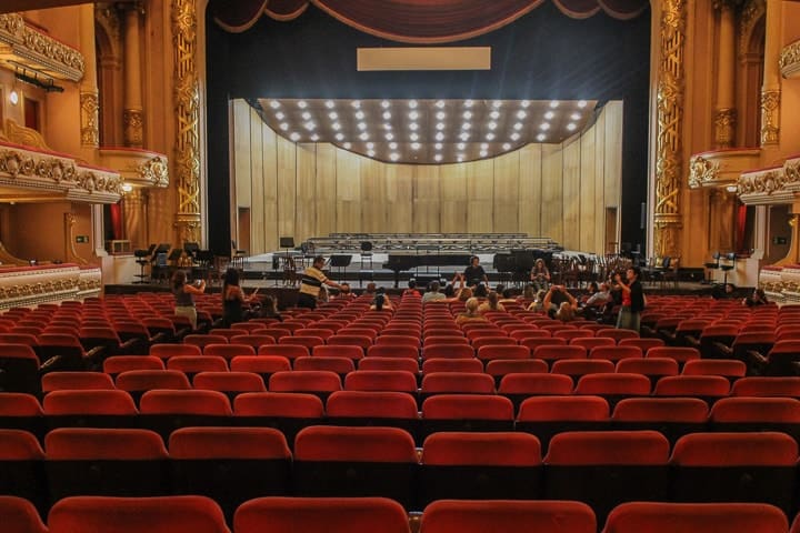Vista do palco do Theatro Municipal do Rio. Foto: Fui Ser Viajante